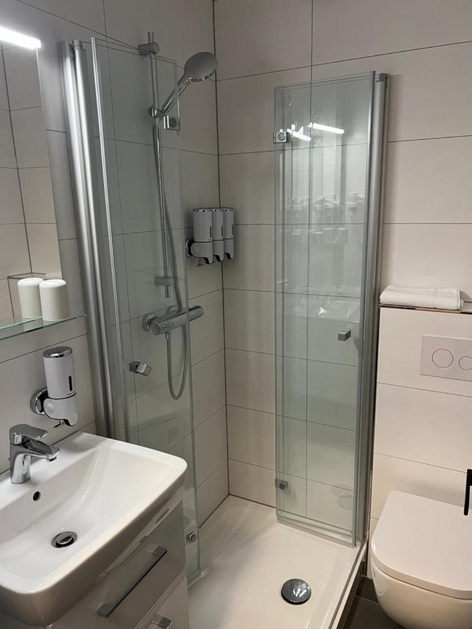 Gemuetliches Studio Im Stadtkern Mit Kanalblick Emden Esterno foto